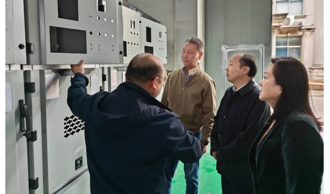 無(wú)錫市致公黨主委，無(wú)錫市政協(xié)副主席吳紅星一行蒞臨軍工智能考察指導(dǎo)